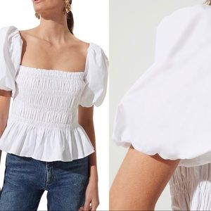 NWOT - ASTR the label - bubble sleeve smocked blouse White - Medium